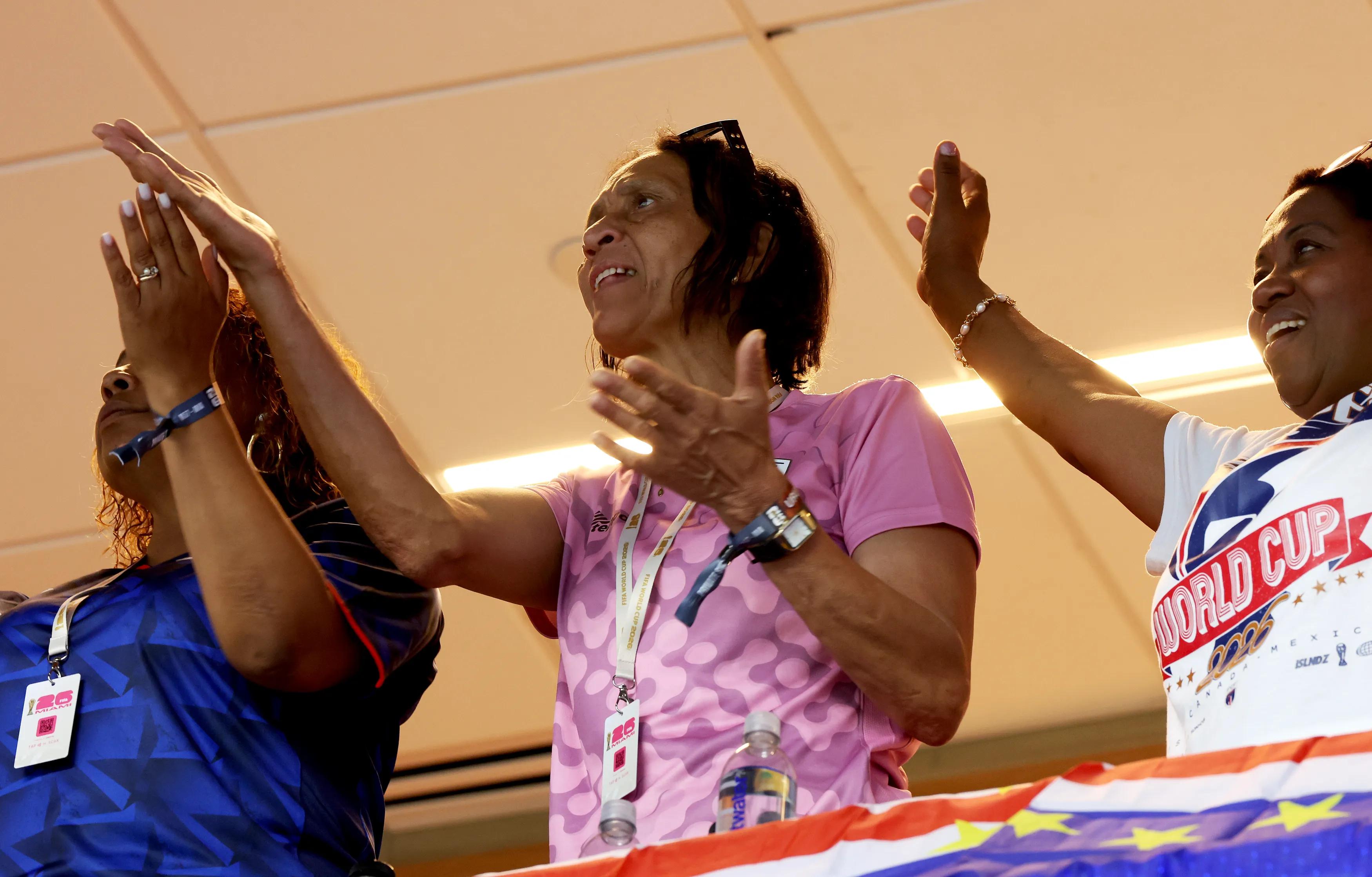Cabo Verde · Vozinha's Emotional Family Reunion (Human Story)